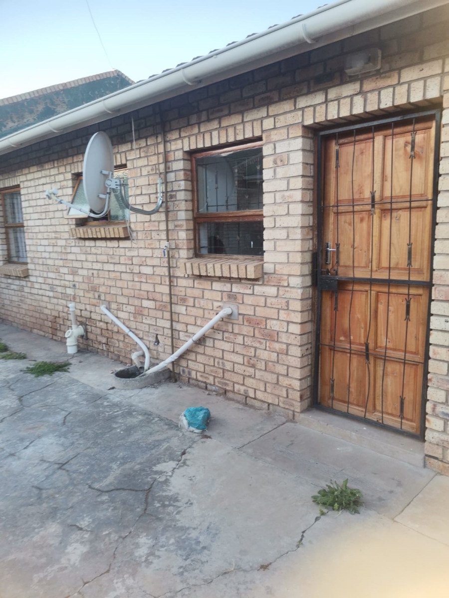 To Let 2 Bedroom Property for Rent in Westbourne Eastern Cape